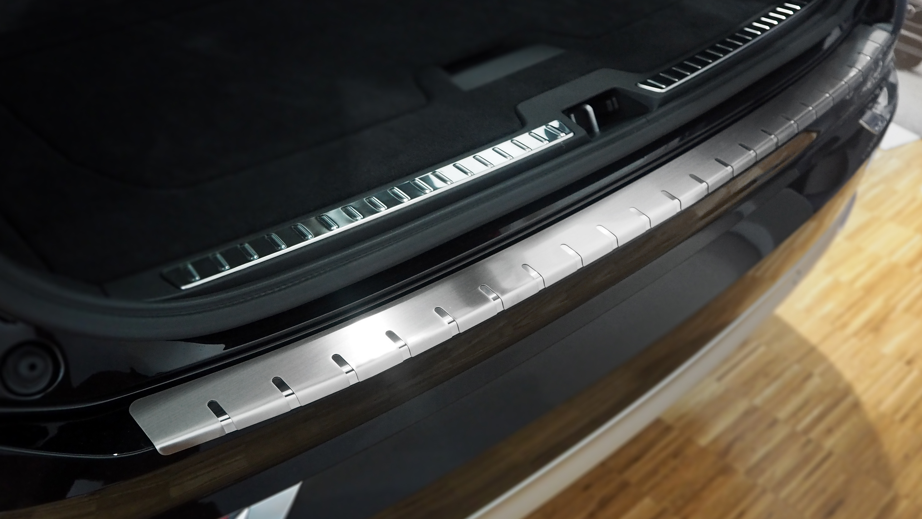 Alufrost Profilovaný prah kufra NEREZ - Volvo XC90 II  2014-