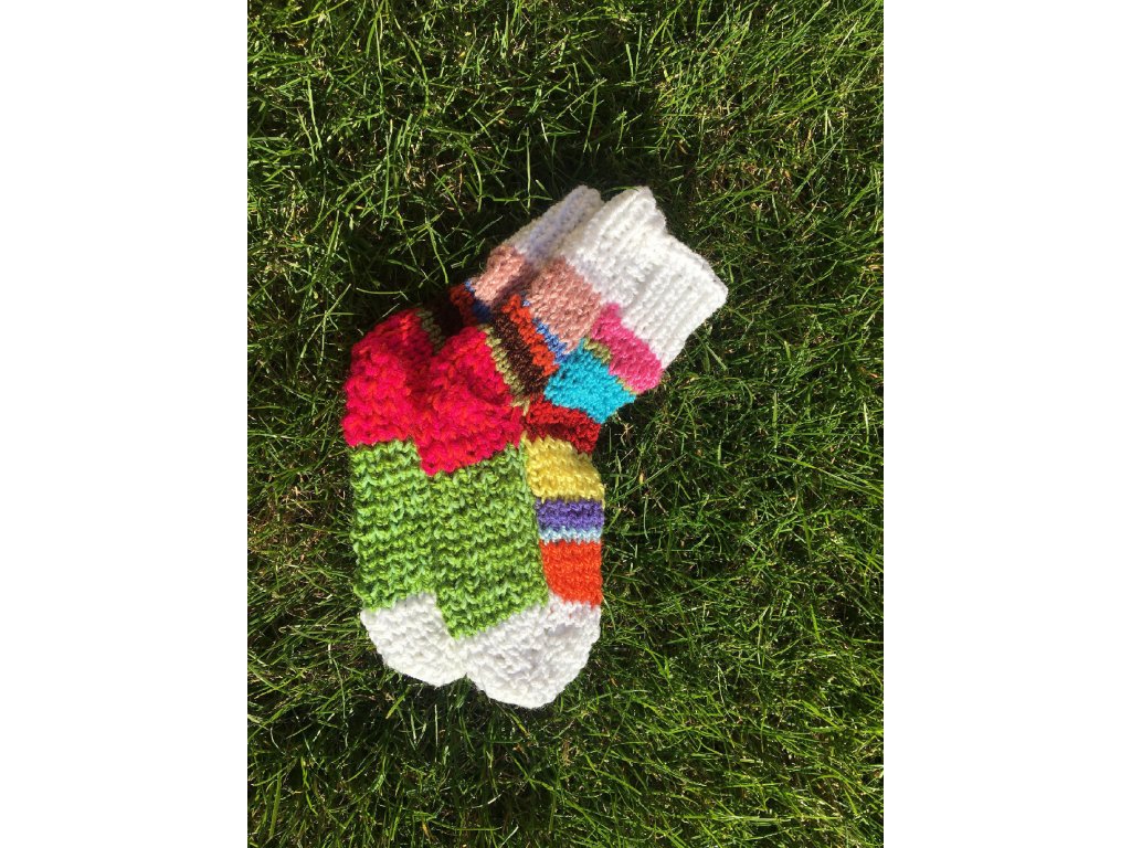 Ponožky od Magdy Ručně pletené veselé ponožky vel. 27-30 Barva: bílá-fialová