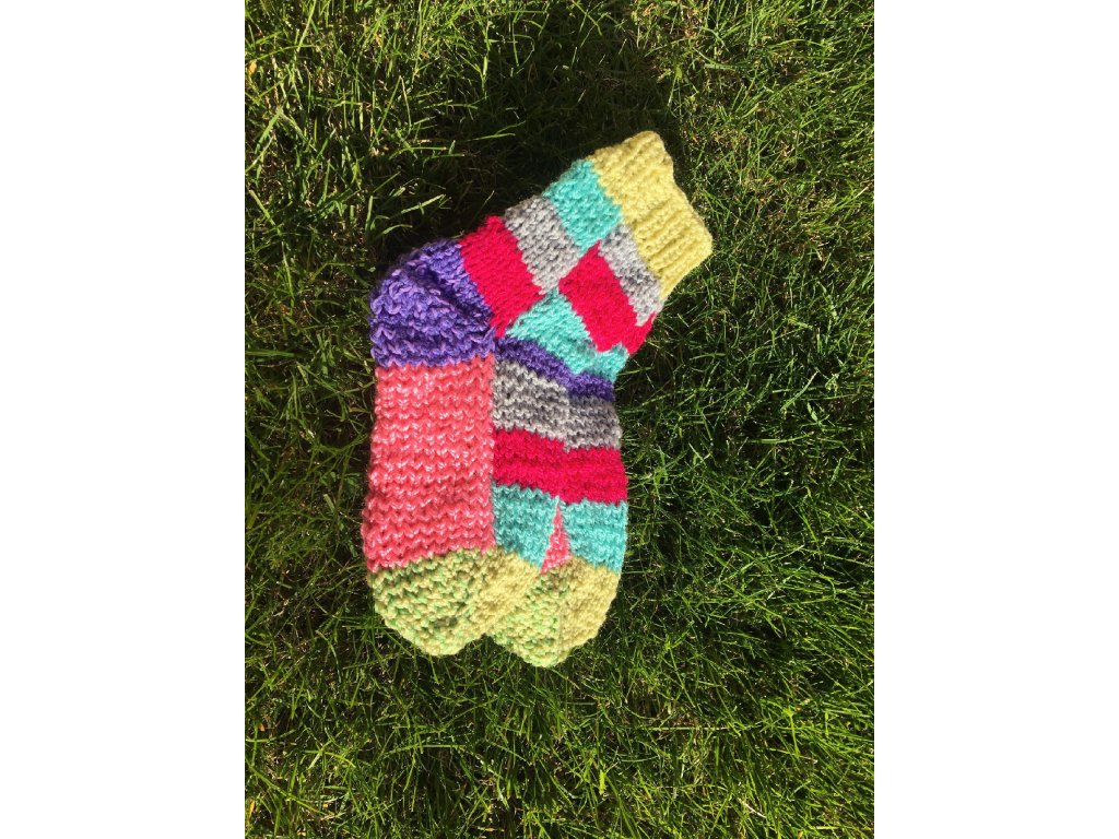Ponožky od Magdy Ručně pletené veselé ponožky vel. 31-34 Barva: sv.zelená-růžová