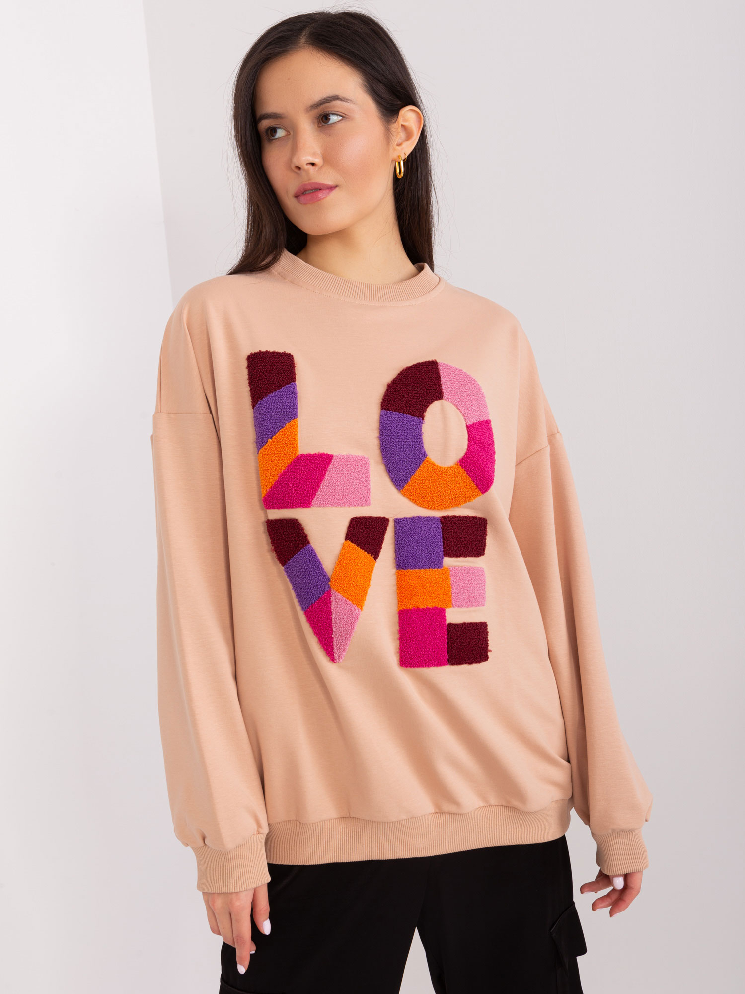 CAMEL MIKINA S BAREVNÝM NÁPISEM LOVE -FA-BL-8881.27-CAMELOWY Velikost: ONE SIZE