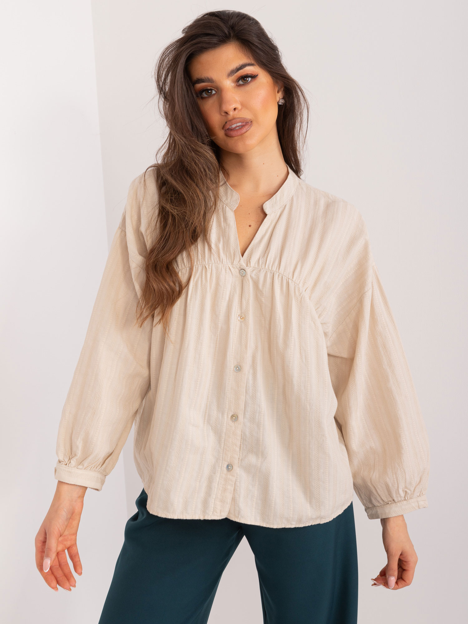 BÉŽOVÁ OVERSIZE BAVLNĚNÁ KOŠILE -BP-KS-1142.21-BEIGE Velikost: XL