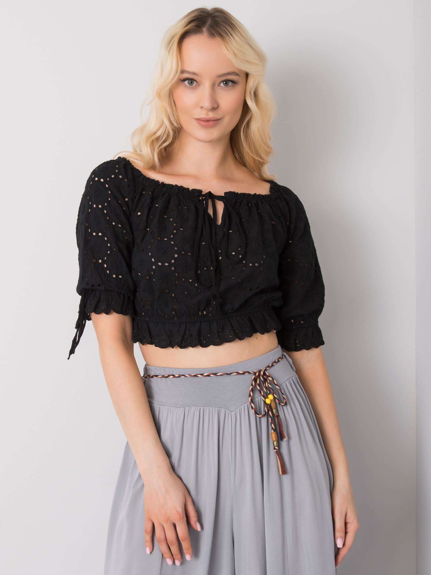 ČERNÝ CROP TOP S VÁZÁNÍM TW-TP-BI-25455.43-BLACK Velikost: L