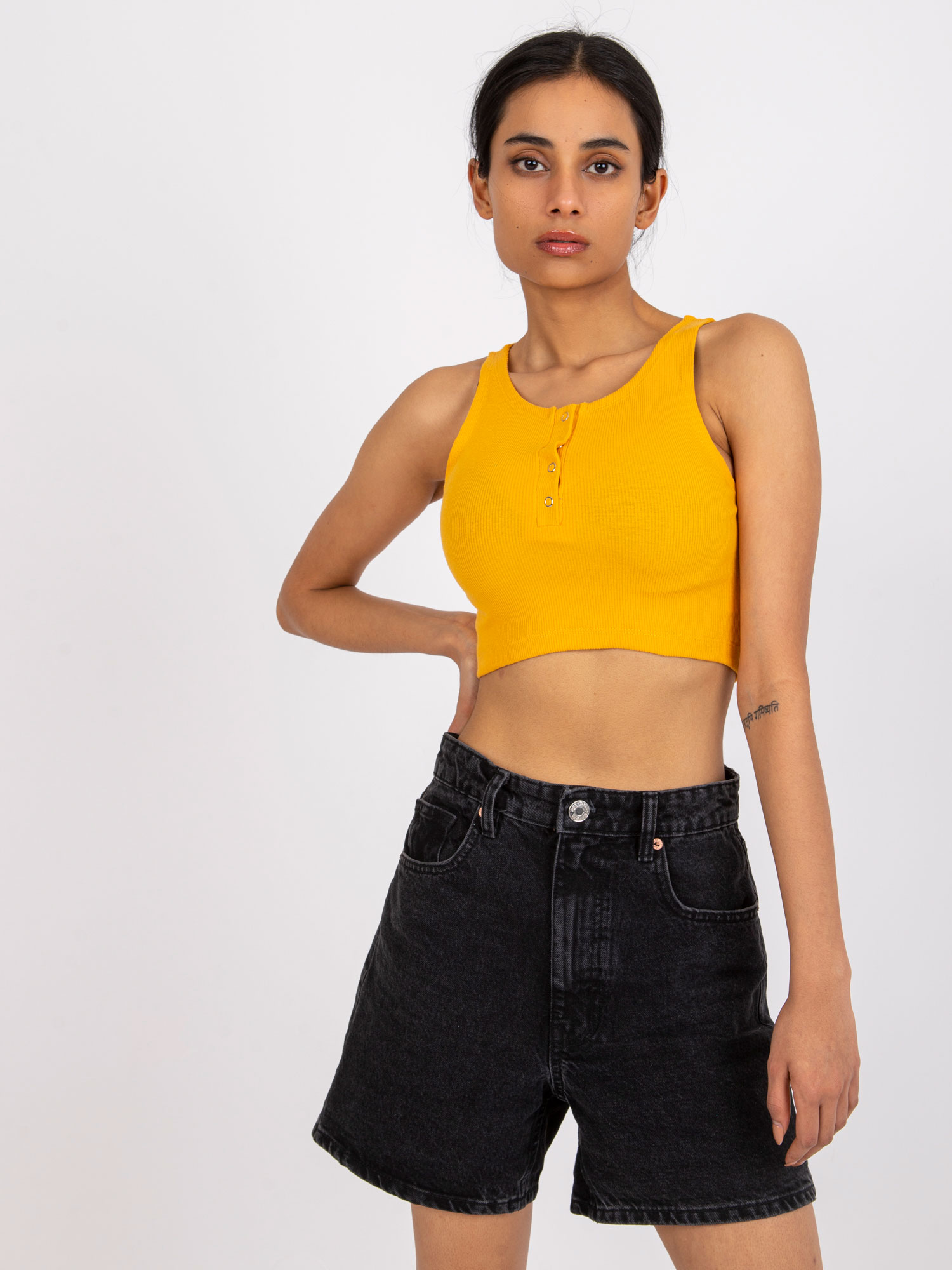 SVĚTLE ORANŽOVÝ CROP TOP S KNOFLÍČKY RILEY -RV-TP-7528.11X-LIGHT ORANGE Velikost: M