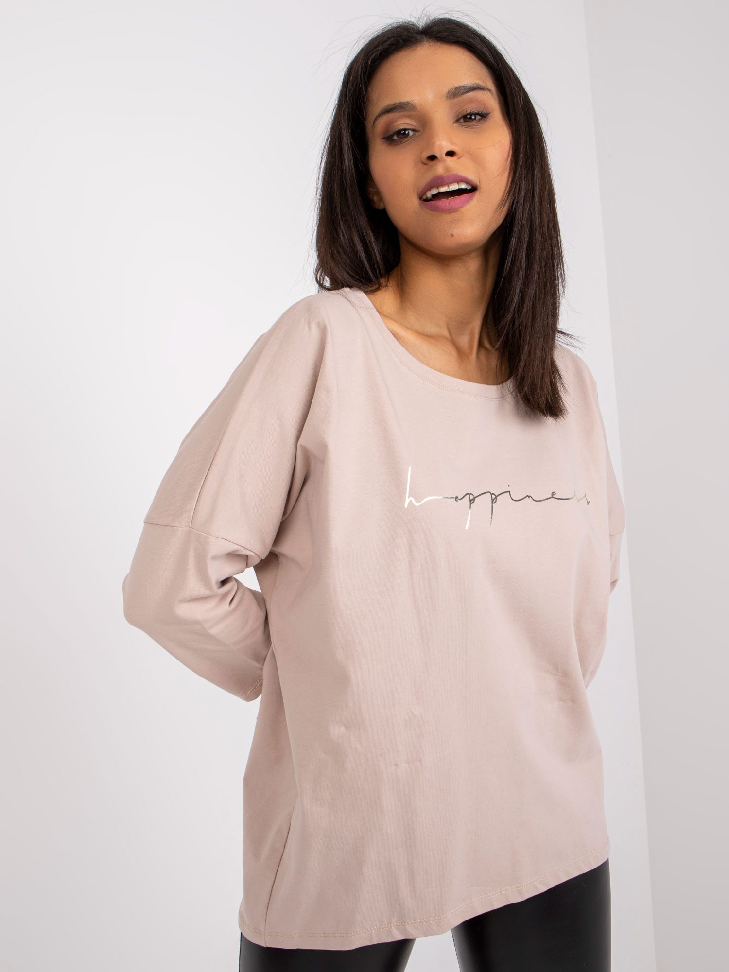 BÉŽOVÉ TRIČKO SAMANTHA S NÁPISEM "HAPPINESS" -RV-BZ-7766.78-BEIGE Velikost: L/XL