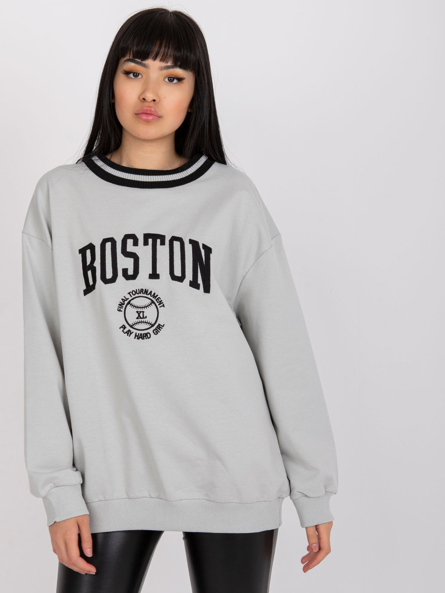 SVĚTLE ŠEDÁ DÁMSKÁ MIKINA S NÁPISEM BOSTON FA-BL-7636.46P-GRAY Velikost: ONE SIZE