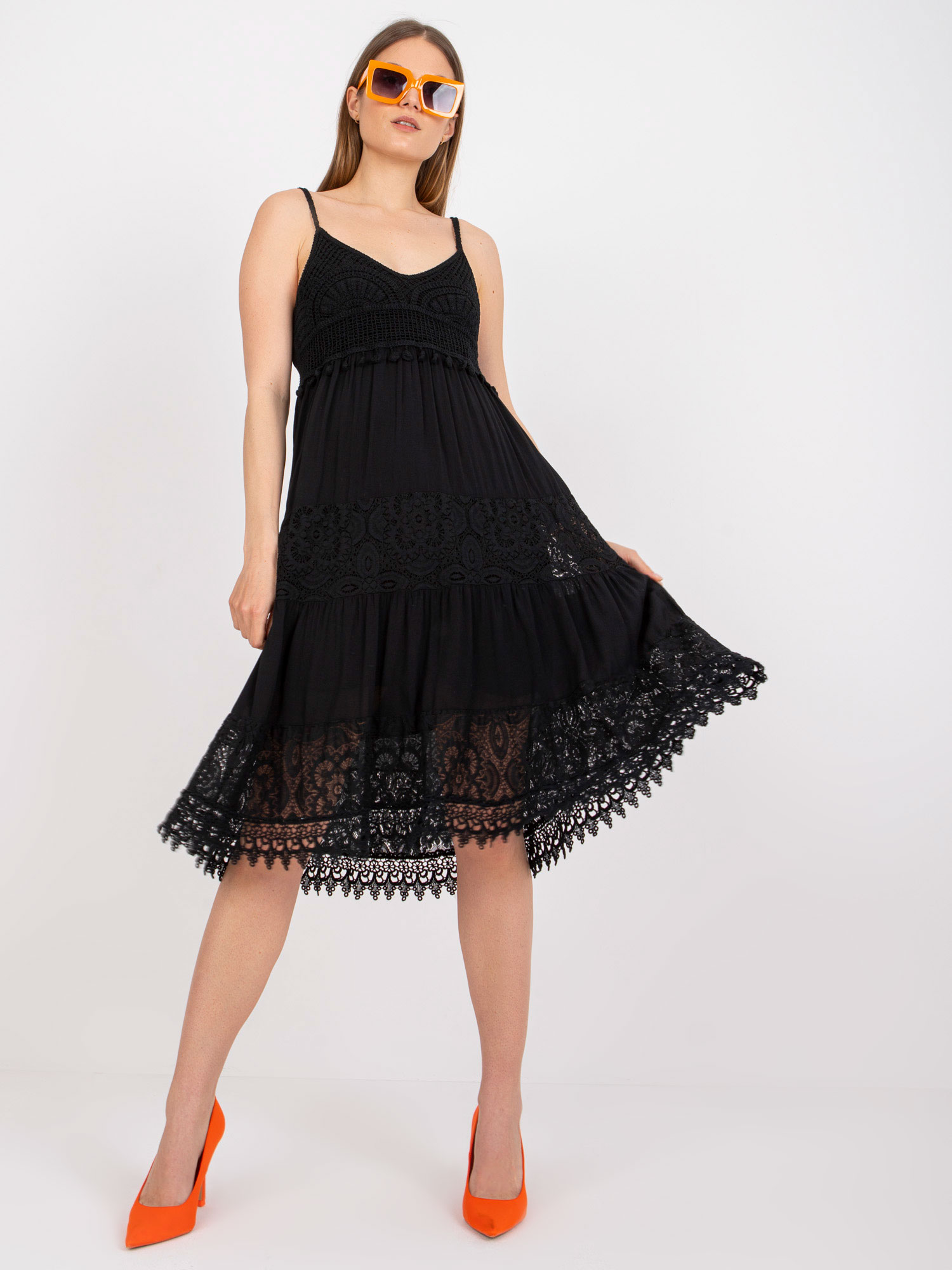 Černé letní šaty s krajkou -TW-SK-BI-82345.19P-black Velikost: M