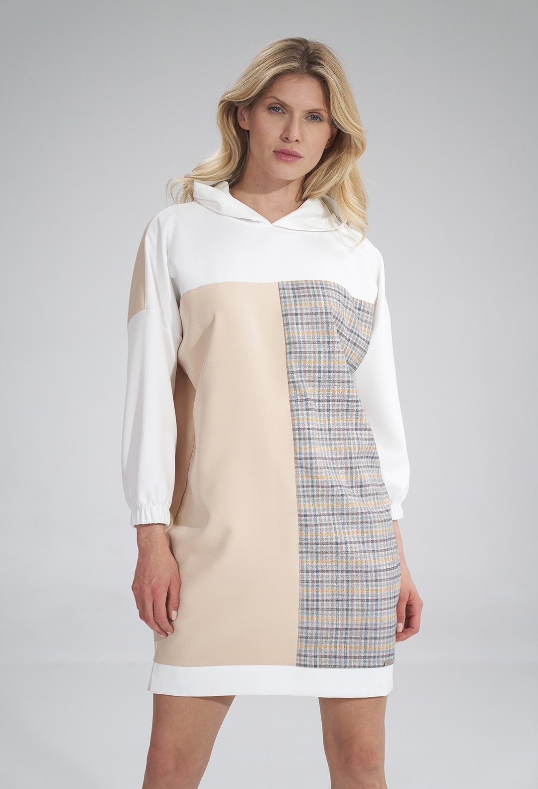 SMOTANOVO-BÉŽOVÉ MIKINOVÉ ŠATY M755 ECRU-BEIGE-PATTERN 121 Veľkosť: L/XL