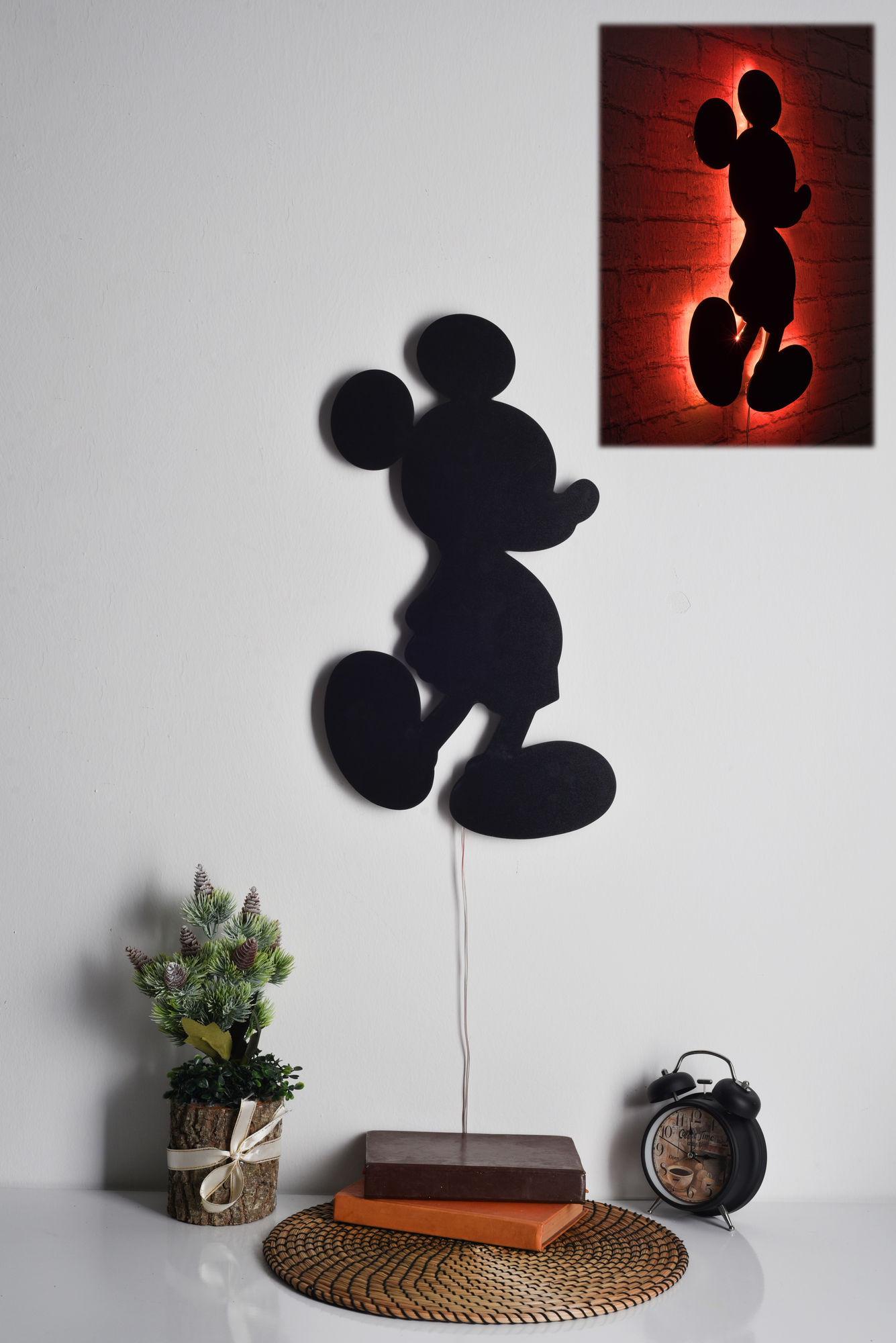 ASIR Nástěnná dekorace MICKEY MOUSE s led osvětlením 30 cm červená