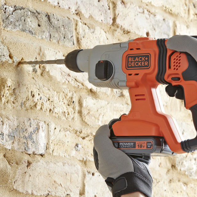 BLACK+DECKER BCD900D1S (1x2Ah) 18V aku vrtací kladivo SDS-Plus + nasazovací sklíčidlo