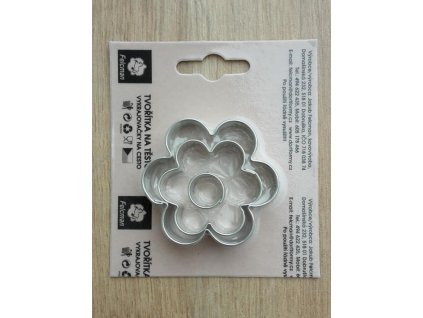 Sada vykrajovátek kytičky