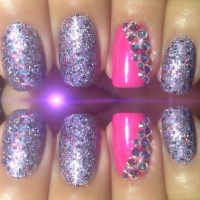 Gelové nehty s glitry