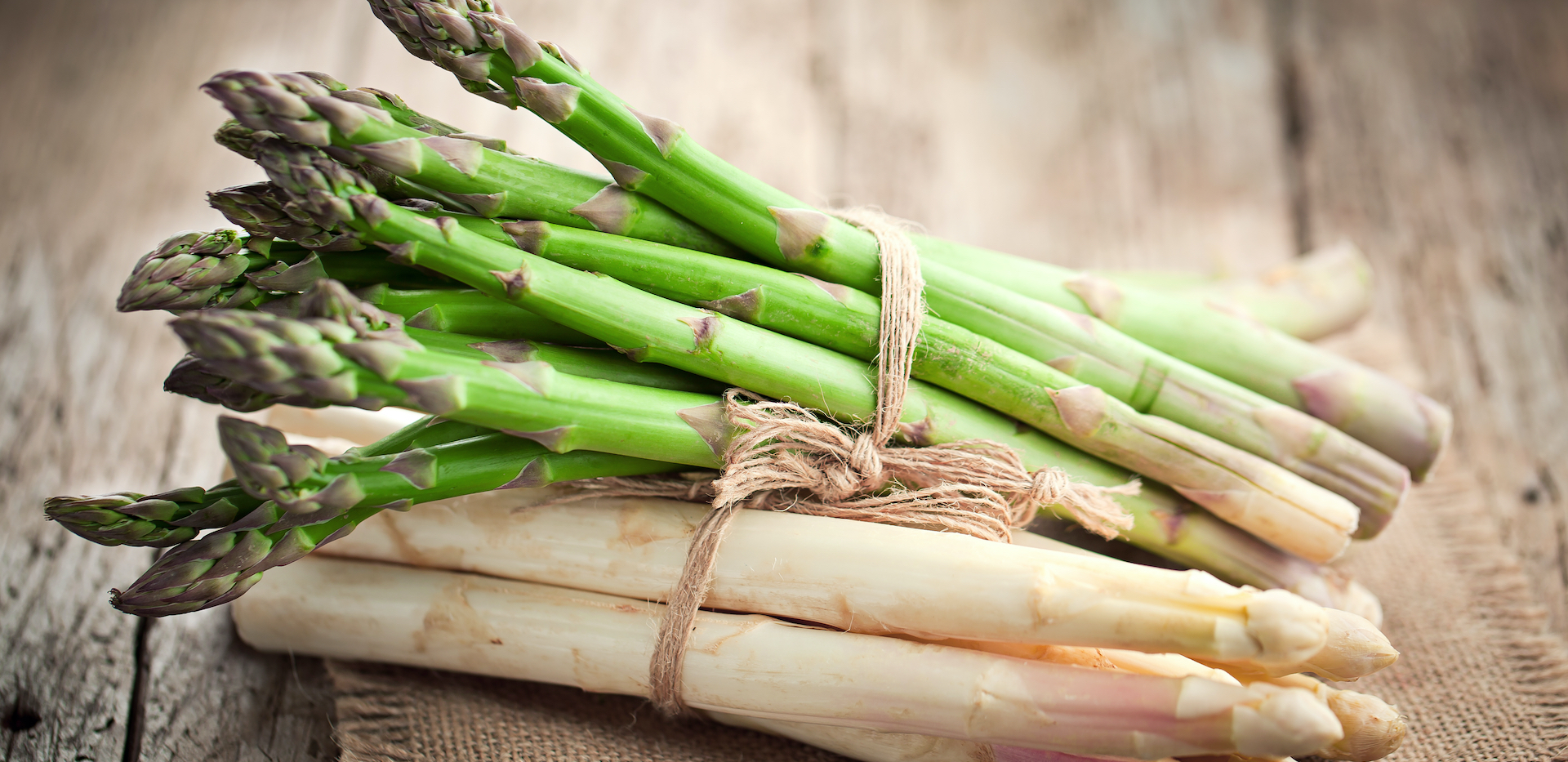 Chřest v keto dietě: 3 lehké jarní recepty