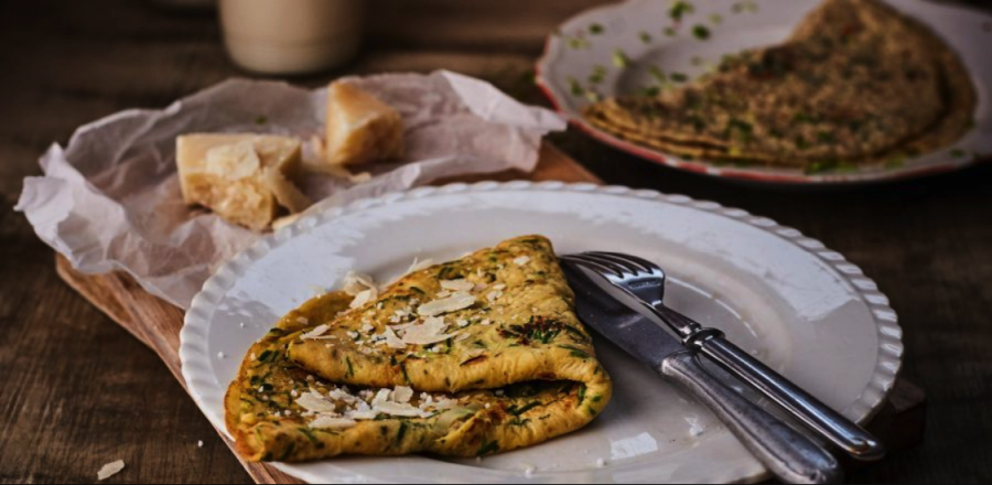 Omeleta se zeleninou a houbami