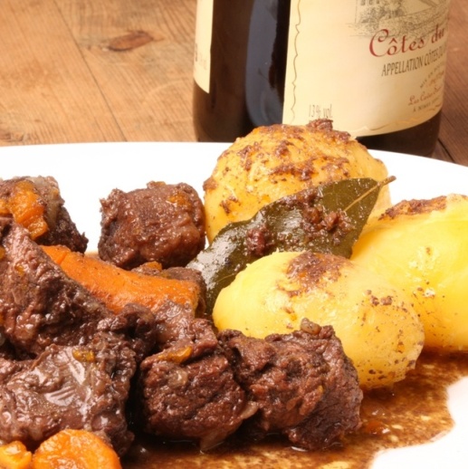 Srnčí kýta na způsob „daube“ | pomalý hrnec TESLA