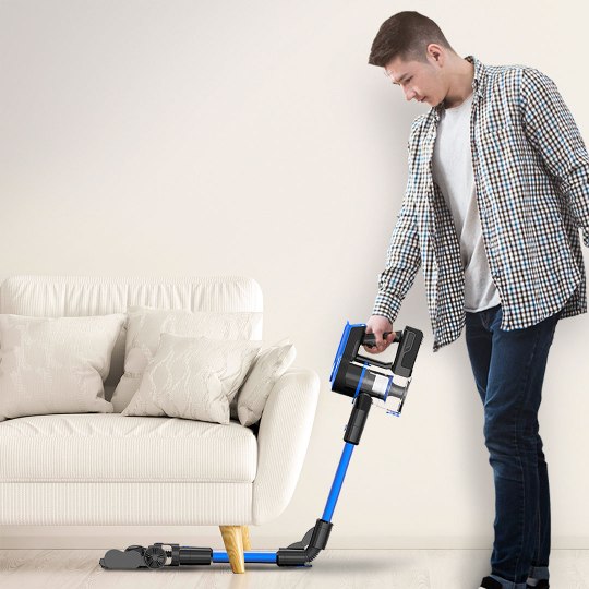 Novinka: TESLA PureStar E60 - tyčový ruční vysavač s cyklónovou technologií