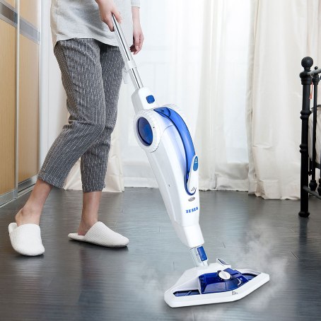 Novinka: parní mop se zásobníkem na čistící prostředek TESLA SteamPower FX50