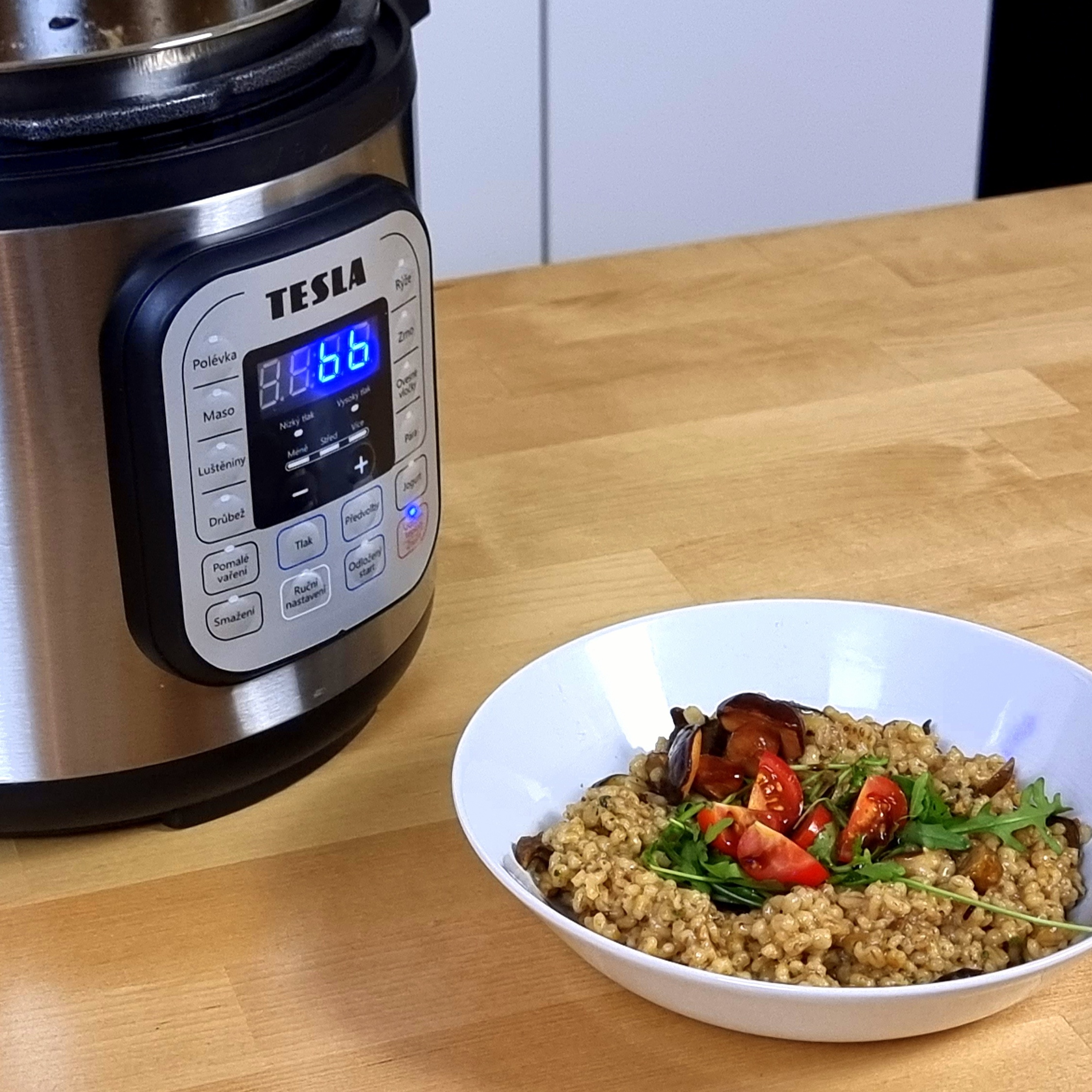 Houbové krupeto | multifunkční elektrický tlakový hrnec TESLA