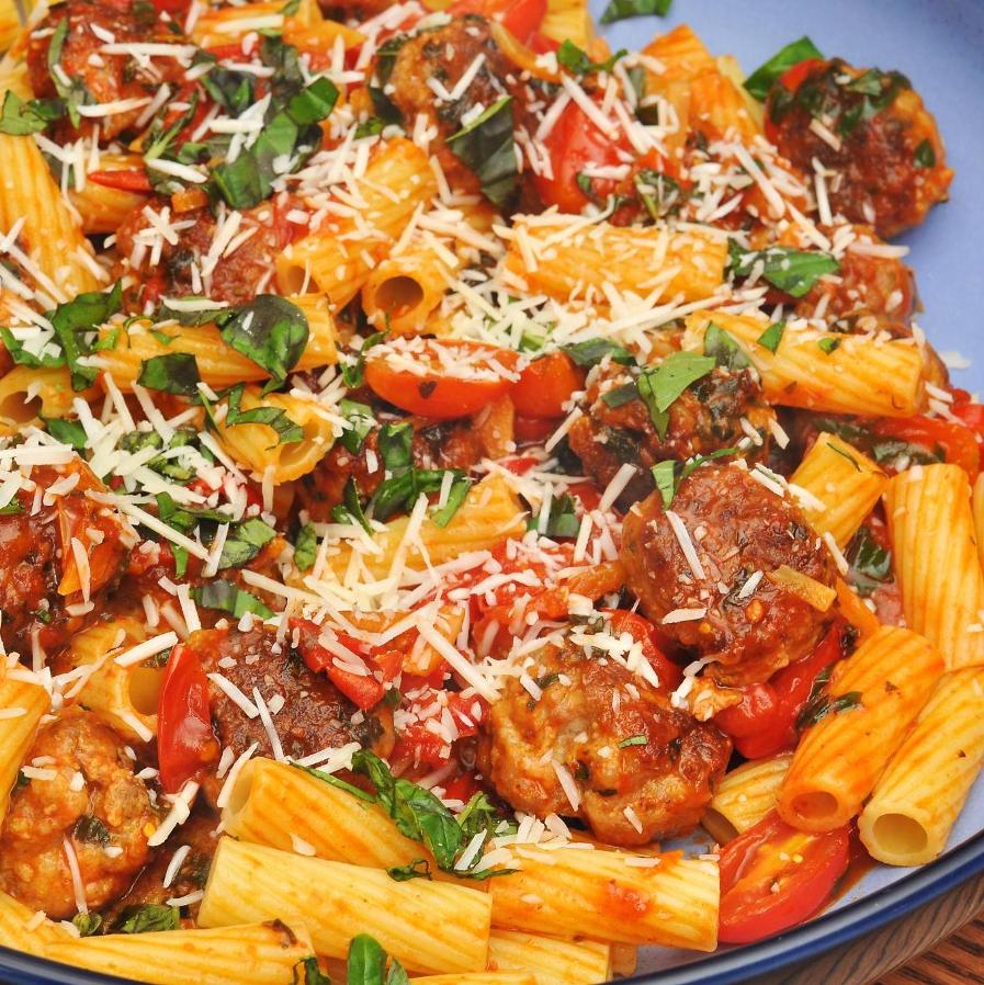 Pikantní vepřové na pivu s rajčaty | multifunkční tlakový hrnec TESLA 