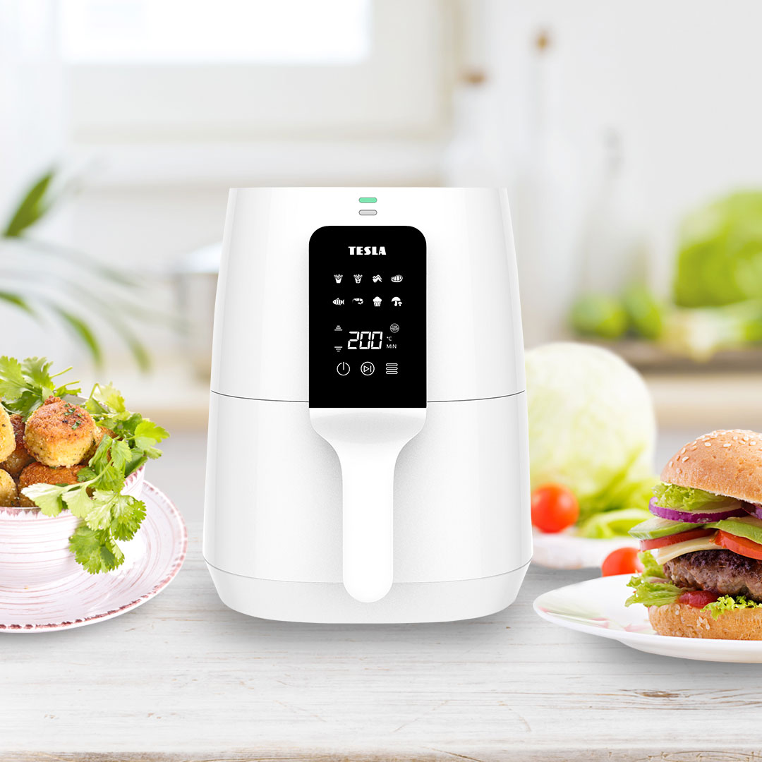 Novinka: multifunkční digitální horkovzdušná fritéza TESLA AirCook Q30 v bílém provedení