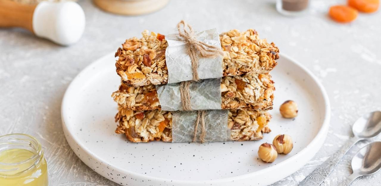 Mogyorós „müzliszelet” KetoMix koktélból