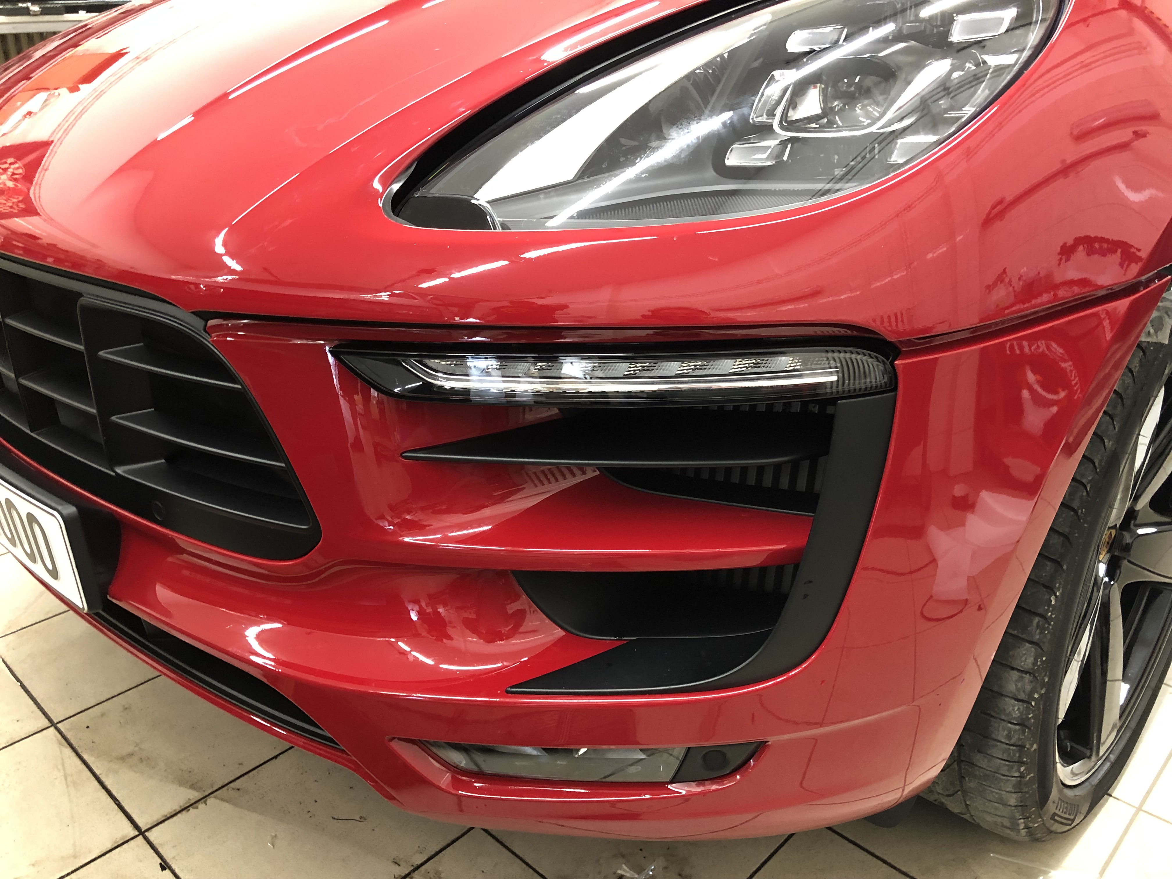 porsche_macan_xpel_ultimate_front_left