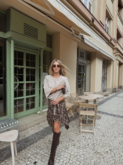 8E63DF93 2D02 49AA 8A07 EF0DF72A1EDF