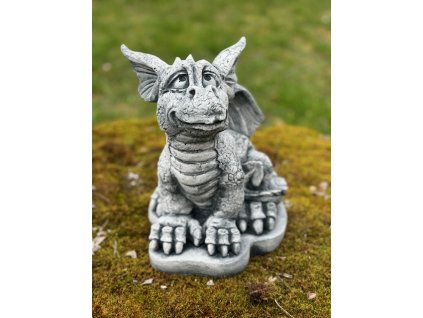Zahradní betonová dekorace-Figurka vzhlížejícího dráčka