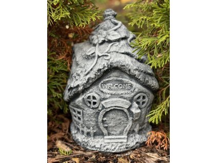Zahradní betonová dekorace Pohádková chýše