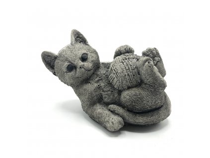 Zahradní betonová dekorace - Koťátko s klubíčkem