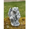 Zahradní betonová dekorace - Sedící chrlič