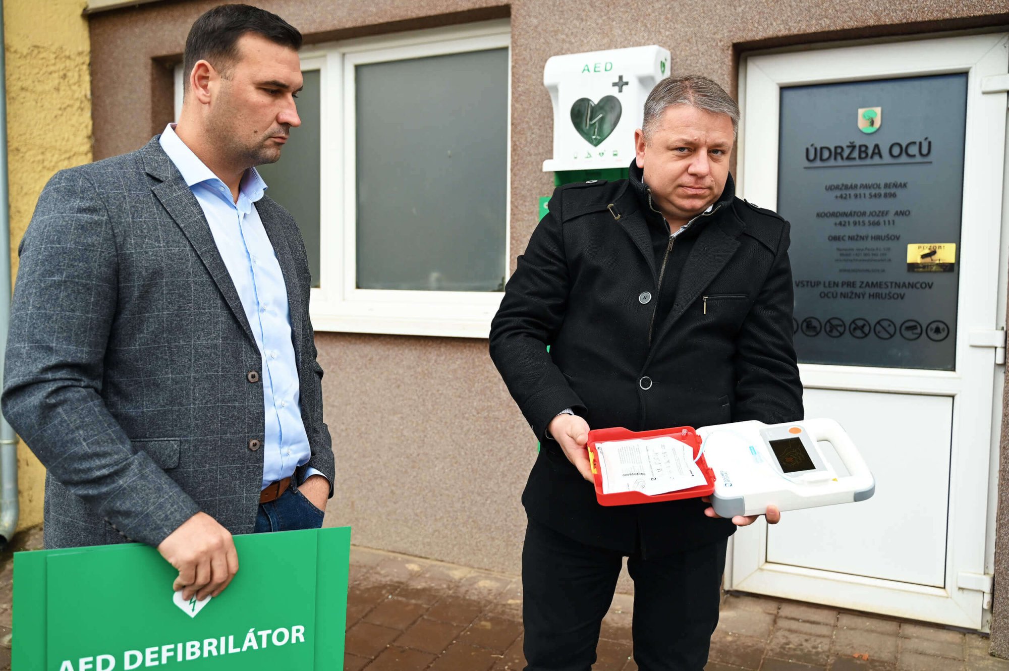 Vranovské samosprávy zakúpili defibrilátory, sú ľahko ovládateľné!