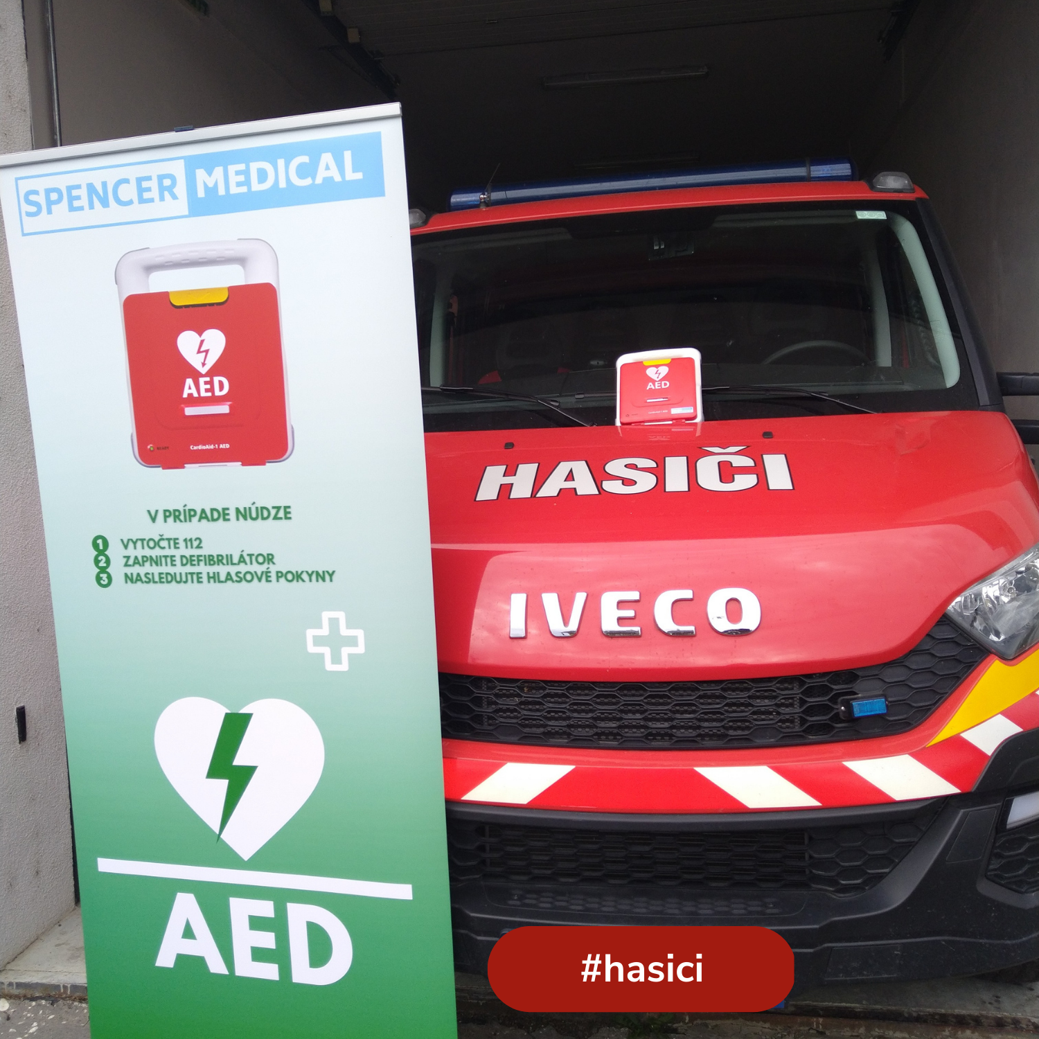 Dobrovoľný hasičský zbor v Dudiniach je od dnešného dňa plne pripravený použiť svojho nového pomocníka - moderný AED defibrilátor.