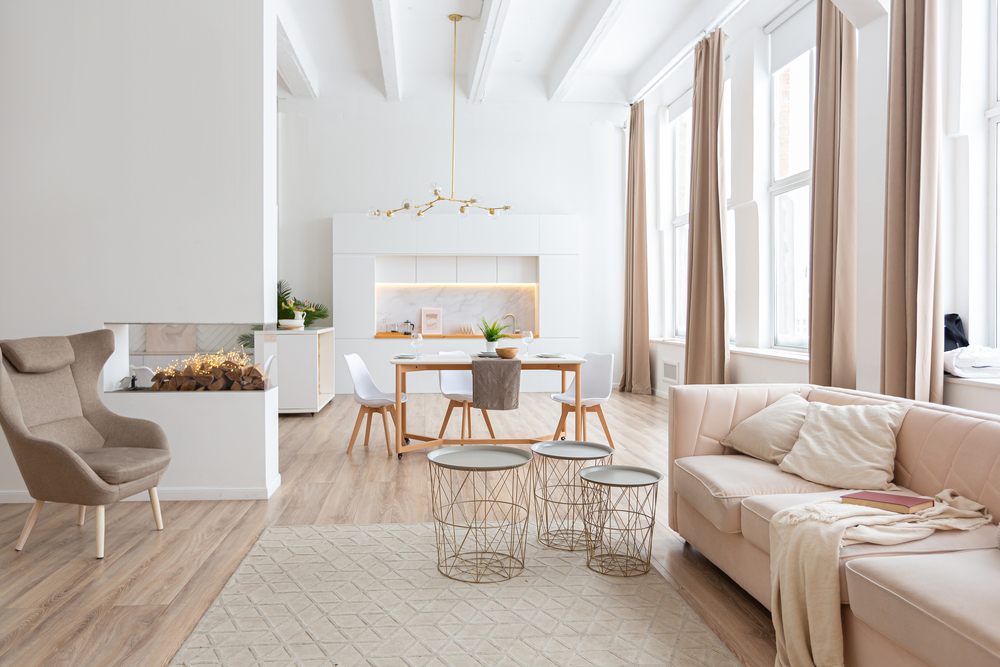 Jaký luxusní nábytek nesmí chybět v obývacím pokoji, ložnici či pracovně?