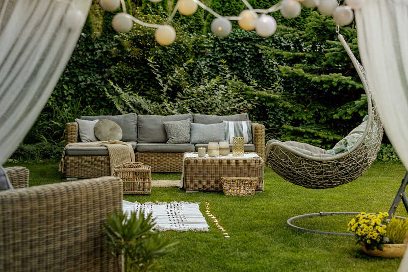 Vyberte si nábytek na zahradu, jenž vytvoří útulný koutek na odpočinek