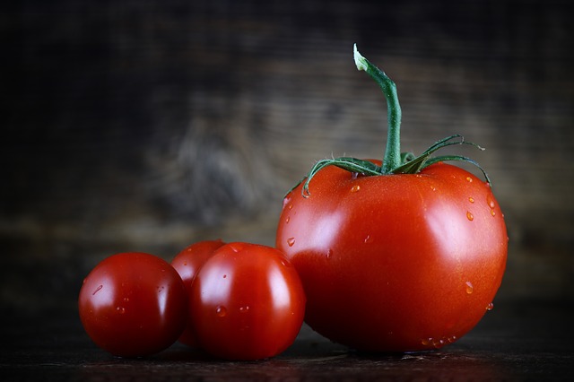 tomato-2823824_640