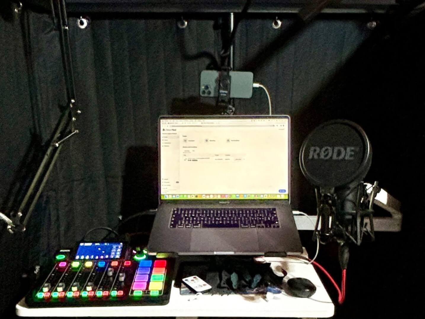 Studio pro vysílání podcastů