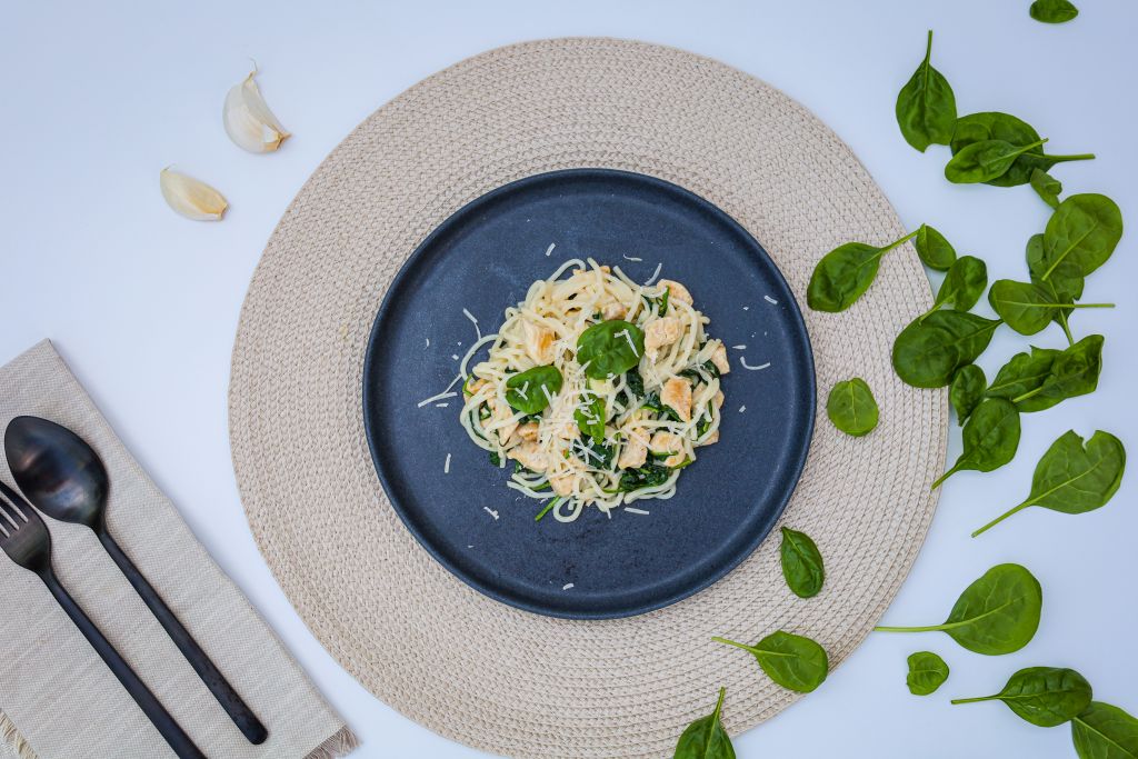 dailymix-spagety-s-kurecim-a-spenatem