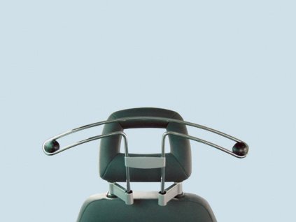 103456 drziak oblecenia za hlavovu opierku kamei