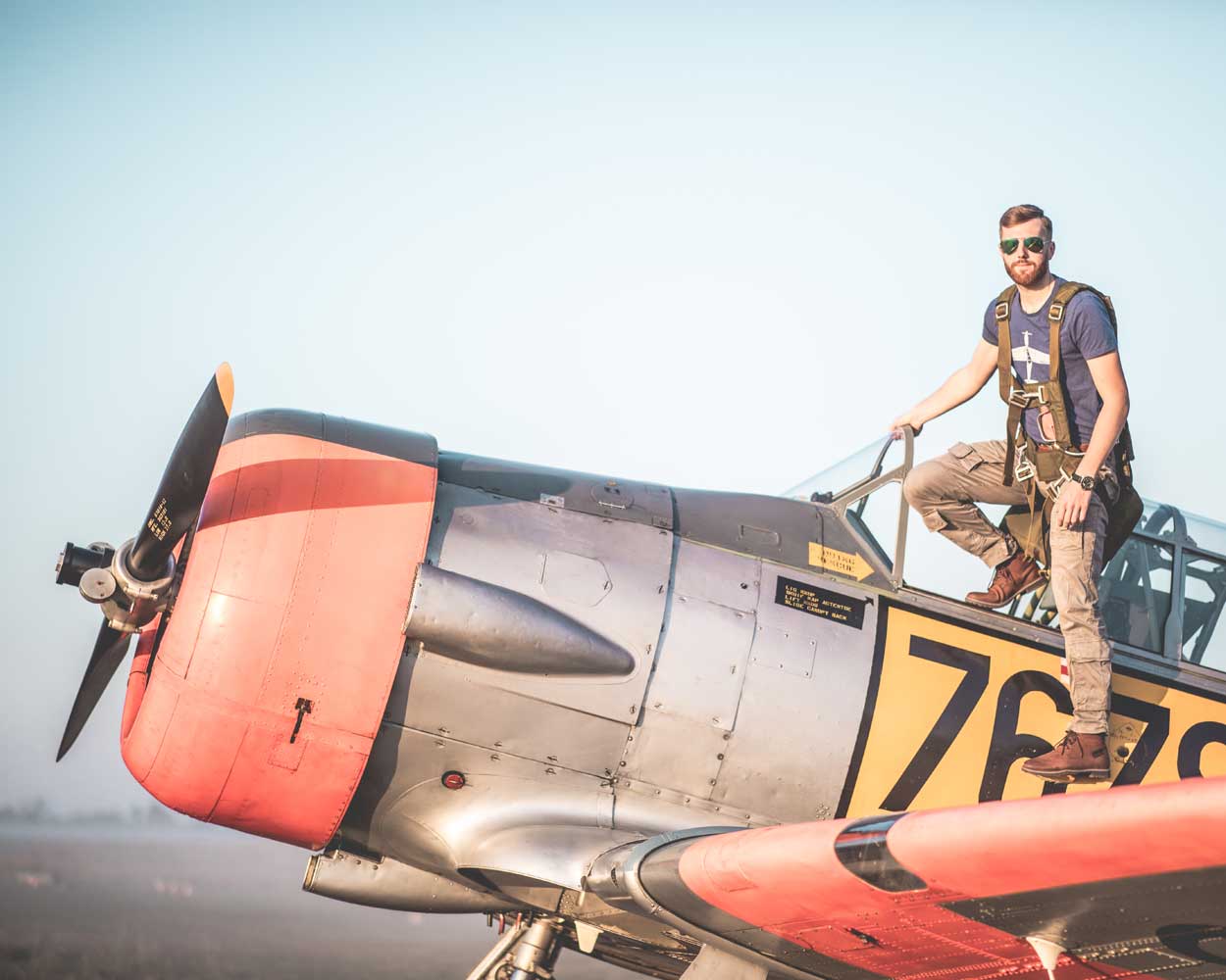 Aviation t-shirt with aircrafts from ww2, sustainable materials and water based ink