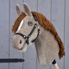 Horse on a Stick Oliver mit schwarzem Halfter