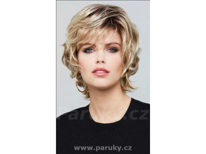 Brigitte Lace s logem