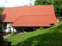  odstín červený