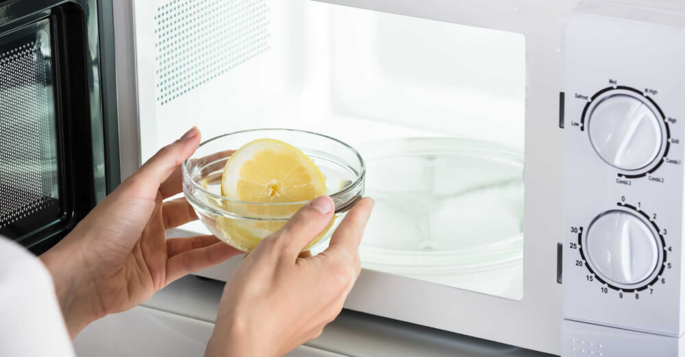 Jak efektivně vyčistit mikrovlnku a udržet ji v čistotě