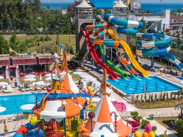 Dovolená s dětmi ve Španělsku: Tipy na hotely s tobogány