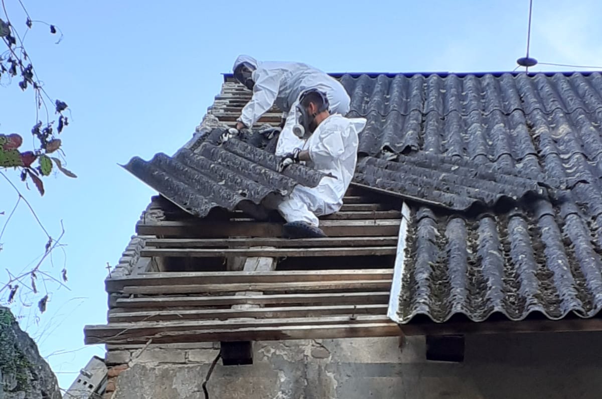 Likvidace eternitu a azbestu – vše, co potřebujete vědět