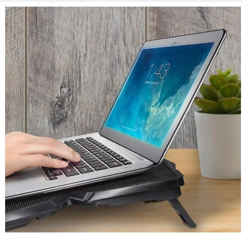 Jak vybrat chladící podložky pod notebook