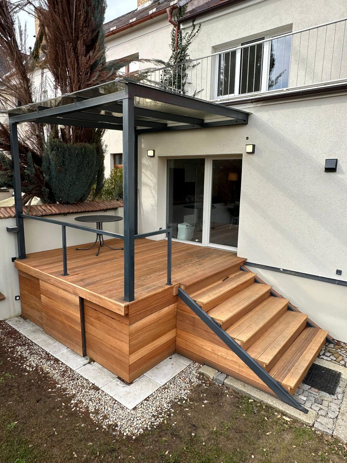 Rozboudkovo.cz - ocelové pergoly a přístřešky