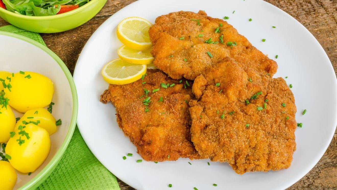 Jak správně smažit řízky: Tipy na dokonalé a křehké řízky