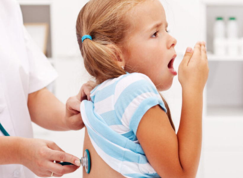 Černý kašel u dětí – Příznaky, přenos, komplikace, léčba a prevence