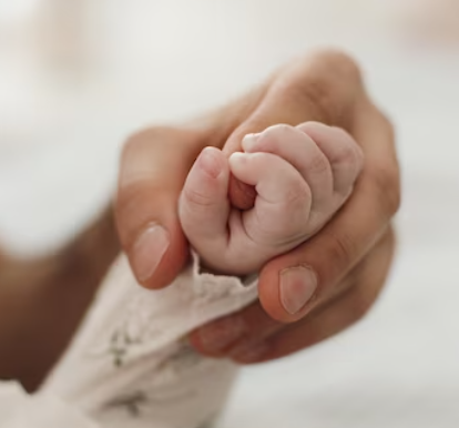 Odtok plodové vody: Signál blížícího se porodu?